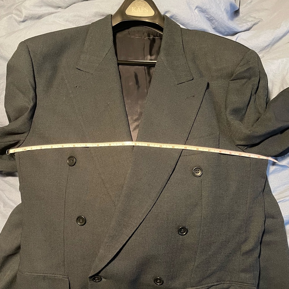 Vintage Hugo Boss wool suit. 44L. Charcoal Blue. Excellent condition. - Picture 9 of 12